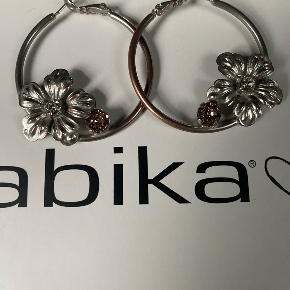 Sabika flower earrings